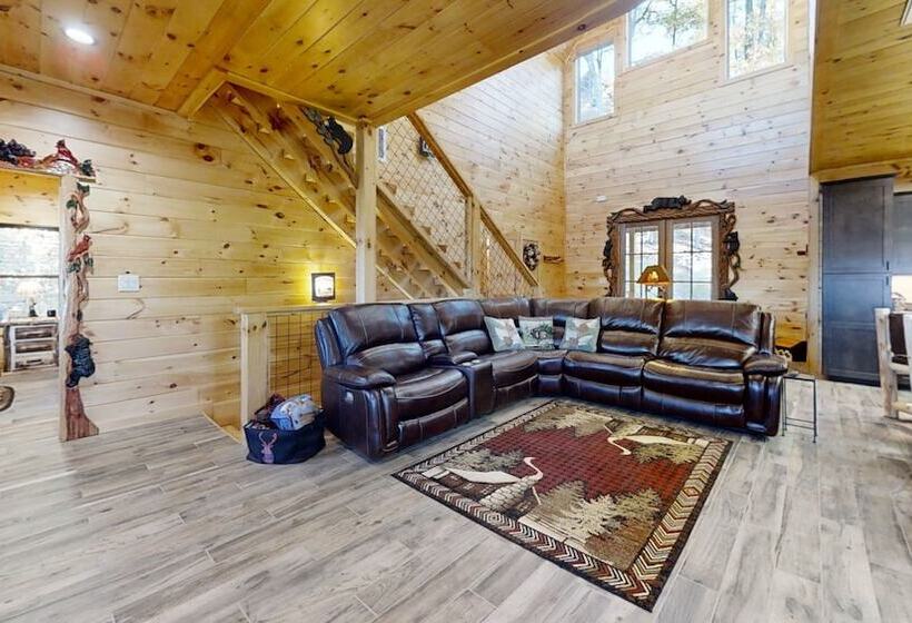 Lazy Bear Lodge