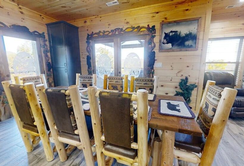 Lazy Bear Lodge