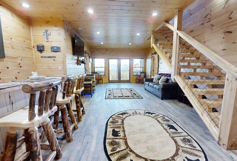 Lazy Bear Lodge