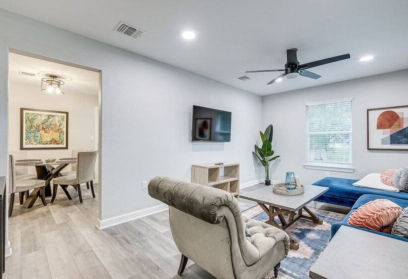 Lovely Brenham Home   Walk To Blinn & Downtown!