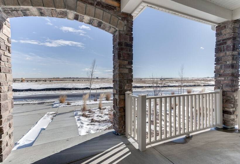 17 Mi To Downtown Denver: Modern Aurora Home!
