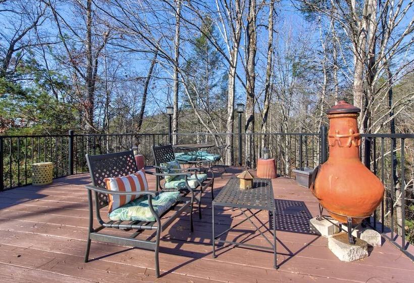 Peaceful 2br In Mountains W/ Private Hot Tub!