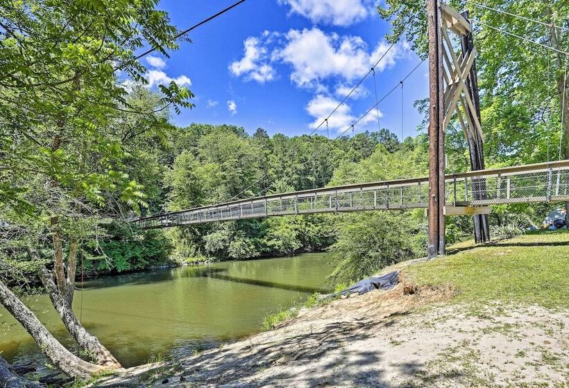 Peaceful Ellijay Cabin: Pool Access & Resort Perks