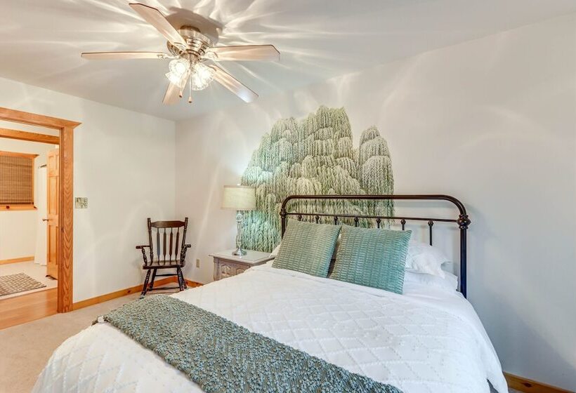 Peaceful Ellijay Cabin: Pool Access & Resort Perks