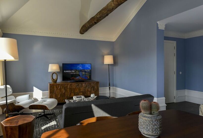 پانسیون Almada 234