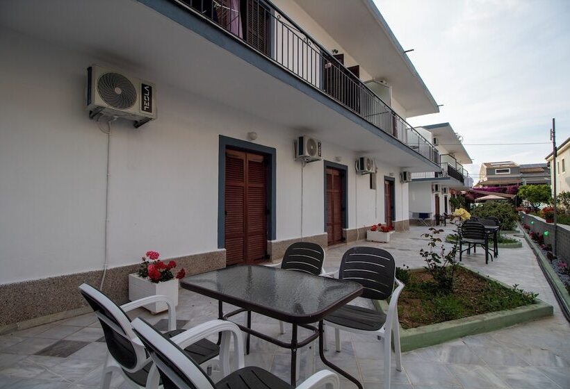 پانسیون Harry's Bar & Apartments