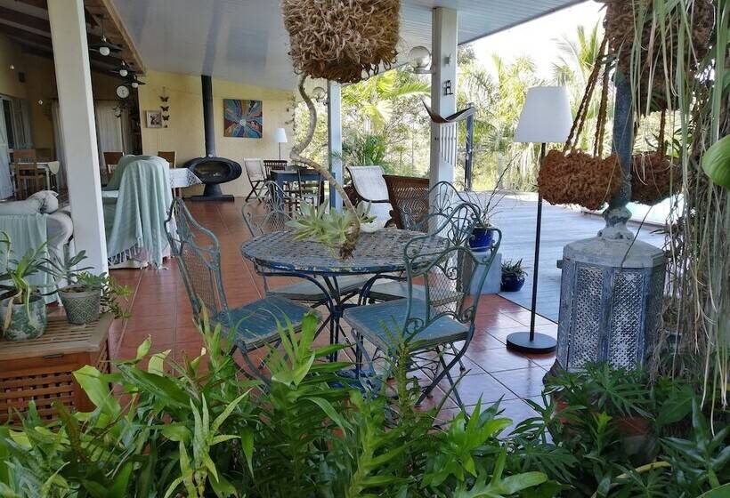 پانسیون Niaouli Lodge