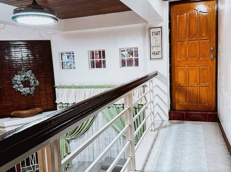 פנסיון Nucasa Transient House In Baguio