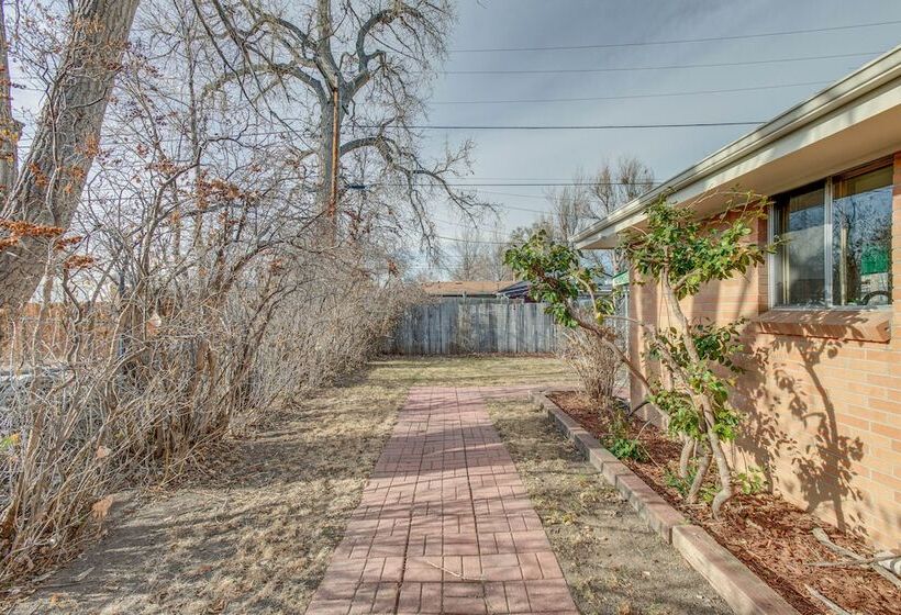 12 Mi To Red Rocks: Pet Friendly Arvada Home!