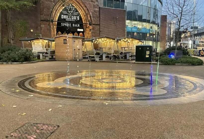 اقامتگاه Spacious,luxury, Near City Center, Free Parking