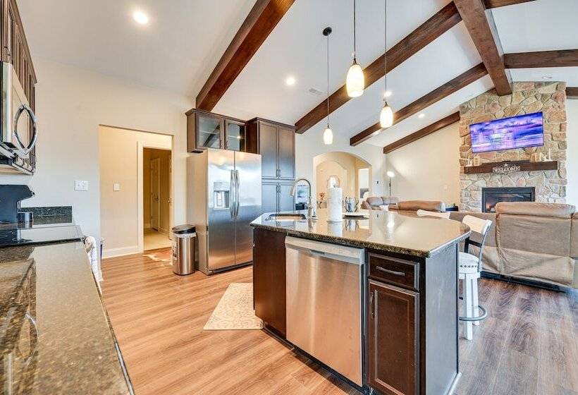 Home Gym & Fireplace: Roaring River Retreat