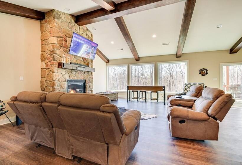 Home Gym & Fireplace: Roaring River Retreat