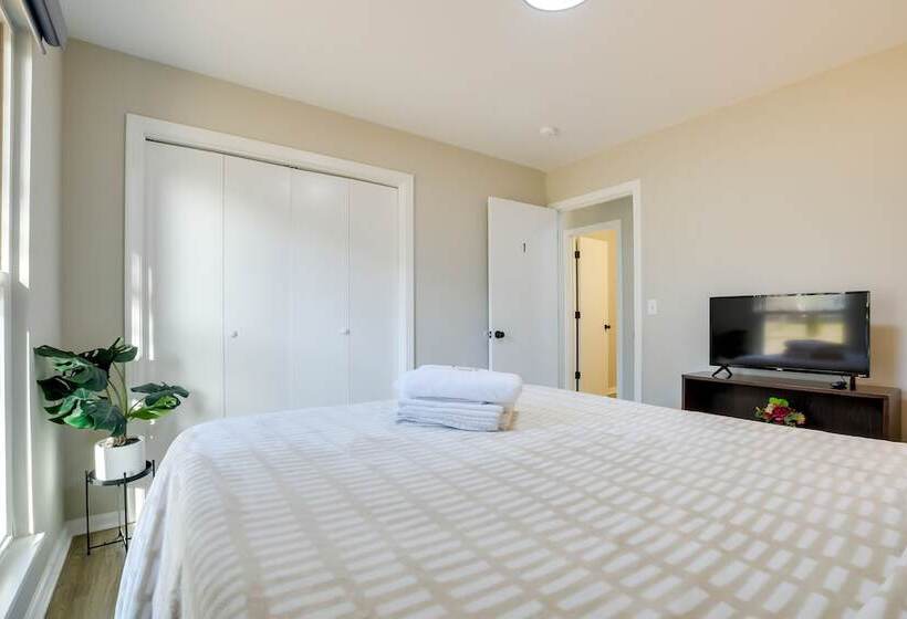 Sanford Family Home W/ Deck ~ 2 Mi To Downtown!