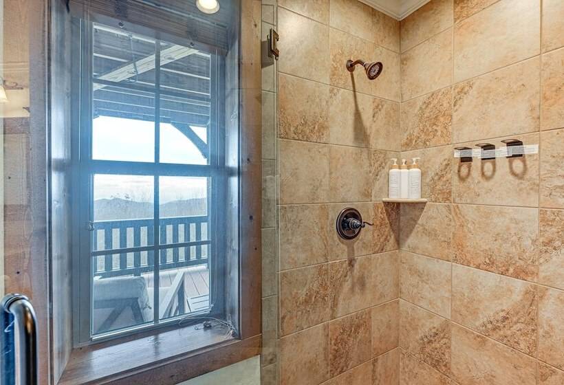 Sapphire Mountaintop Cabin W/ Views & 2 Decks