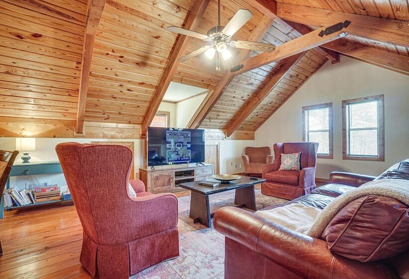 Spacious Log Cabin In Helen W/ Deck & Pool Access!
