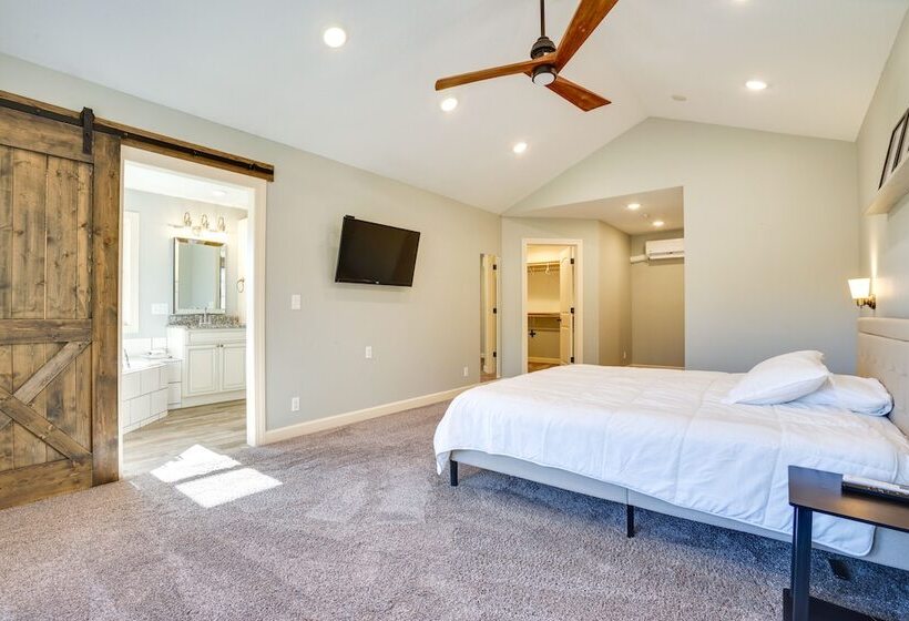 Spacious Stillwater Home W/ Fire Pit & Game Room!