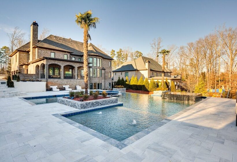 Sprawling Suwanee Home: Theater, Pool, Hot Tub!