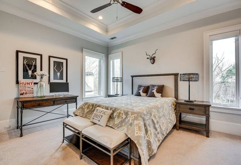 Sprawling Suwanee Home: Theater, Pool, Hot Tub!