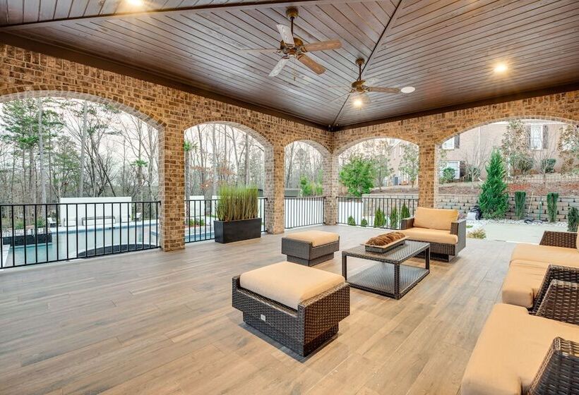 Sprawling Suwanee Home: Theater, Pool, Hot Tub!
