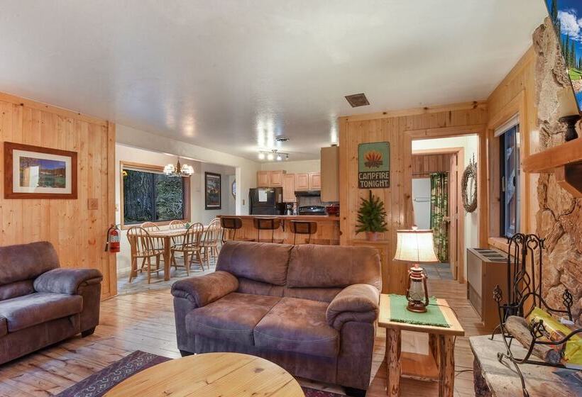 Tahoe Pines Cabin