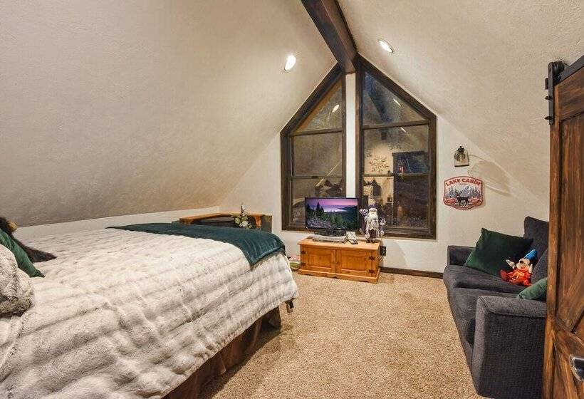 Tahoe Pines Cabin