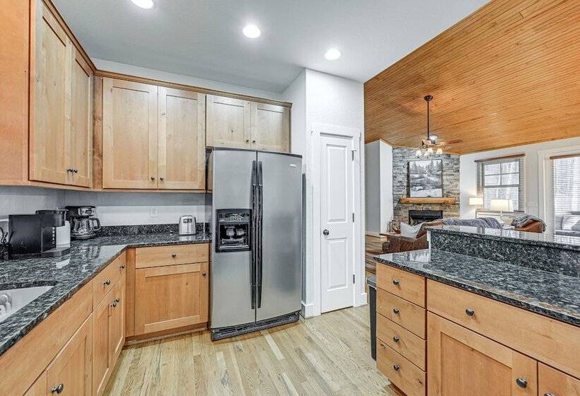 Tuckasegee Cabin ~ 3 Mi To Bear Lake!