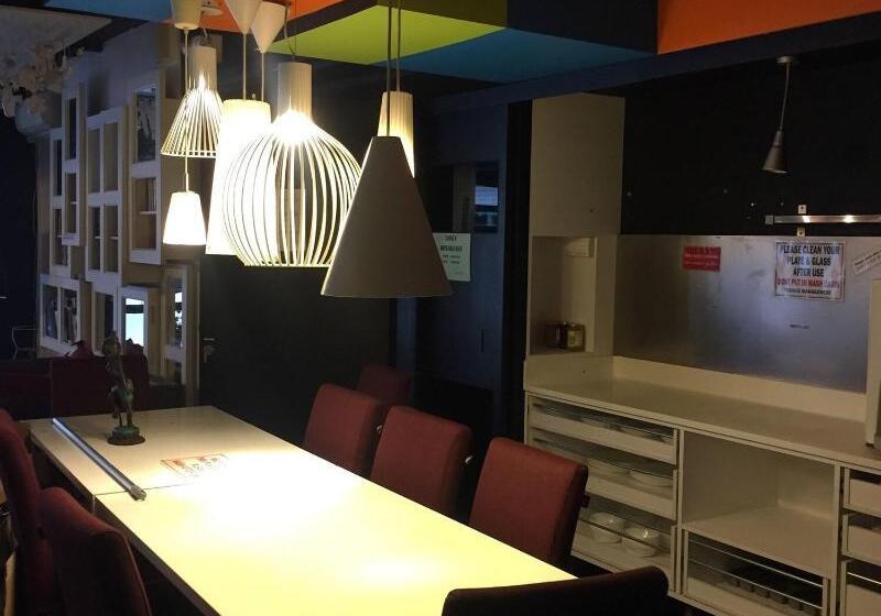 Campbell Inn   Hostel