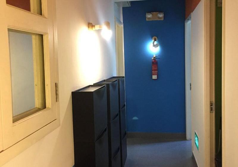 Campbell Inn   Hostel