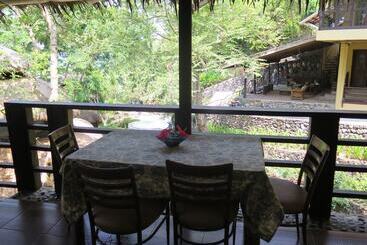 تختخواب و صبحانه Casita Ysabel