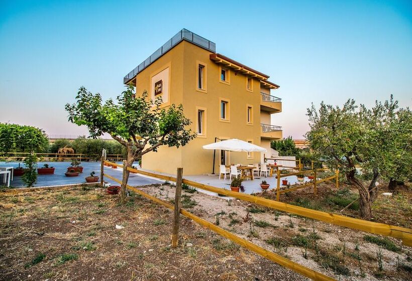 تختخواب و صبحانه Il Gallo Con Gli Stivali