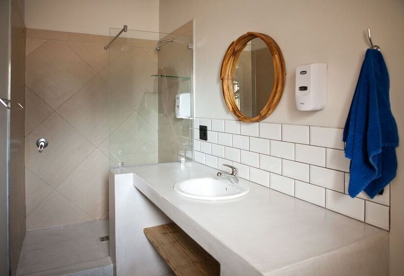 تختخواب و صبحانه Plett Beachfront Accommodation