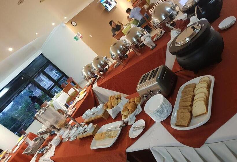 Gran Hotel De Lago El Coca