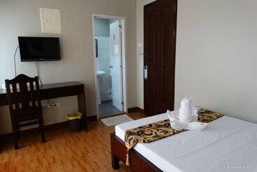 هتل Harbour Gardens Tourist Inn