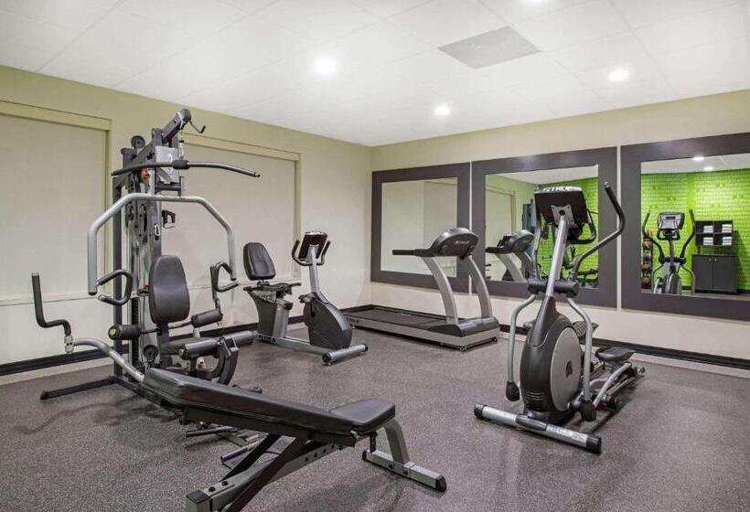 בית מלון כפרי La Quinta By Wyndham Lake Charles   Westlake