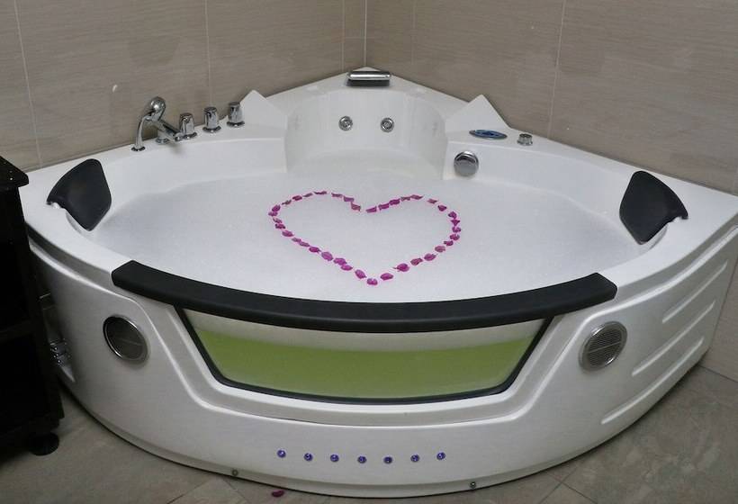 هتل Nila Beach Resort