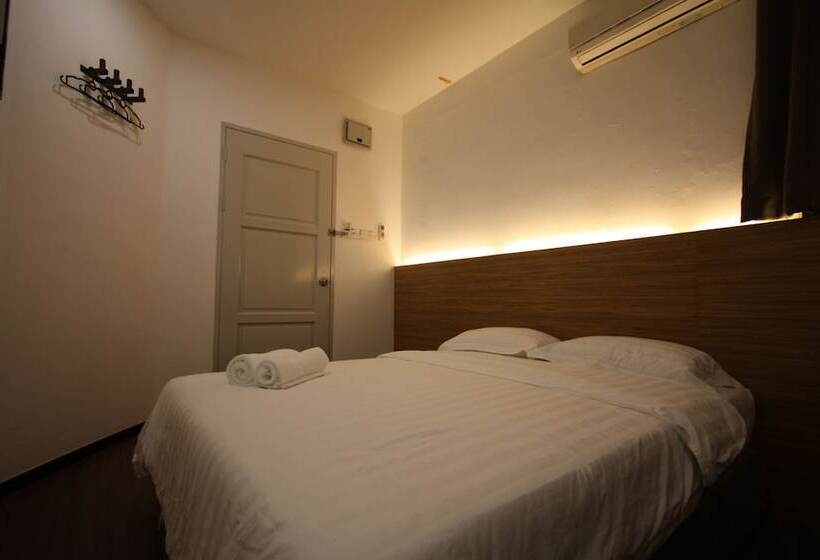 هتل Place2stay   Opposite Hilton