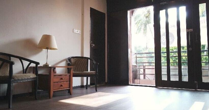 هتل Place2stay   Opposite Hilton