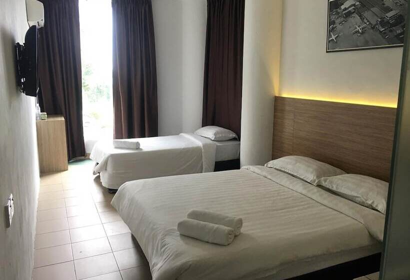 هتل Place2stay Kenyalang
