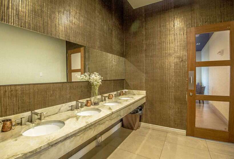 The Chandler At White Mountains, An Ascend Hotel Collection Membe