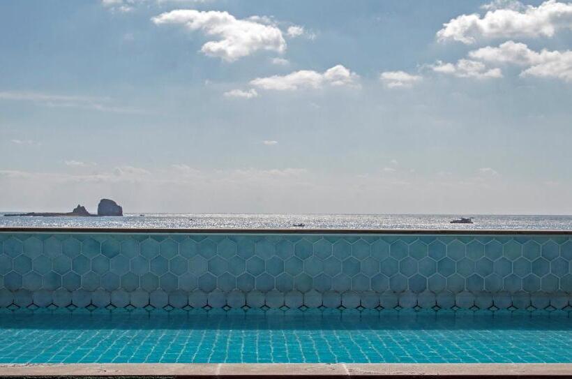 Sun And Moon Resort