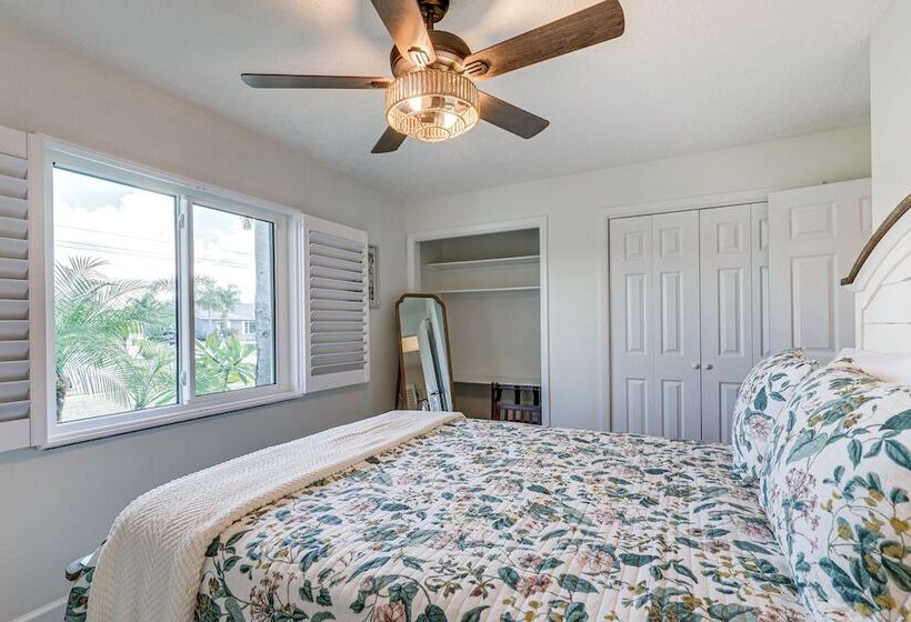 Apollo Beach Oasis: Lanai + Heated Pool!