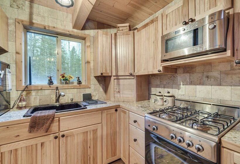 Barnum Cabin On 30 Acres W/ Soo Line Trail Access!