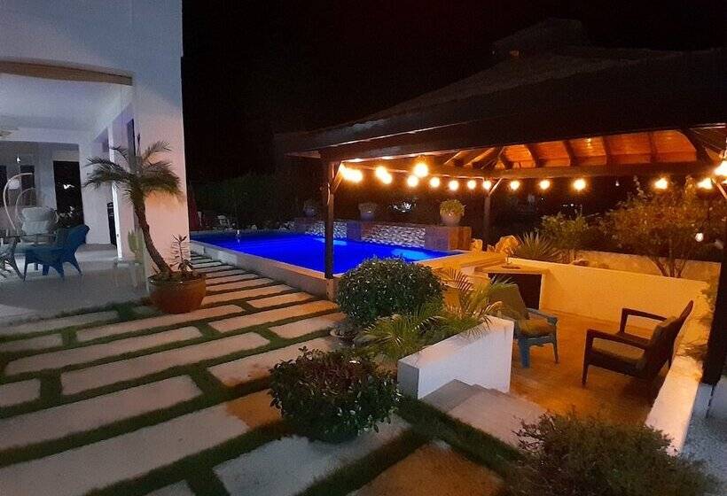 تختخواب و صبحانه Rafjam West