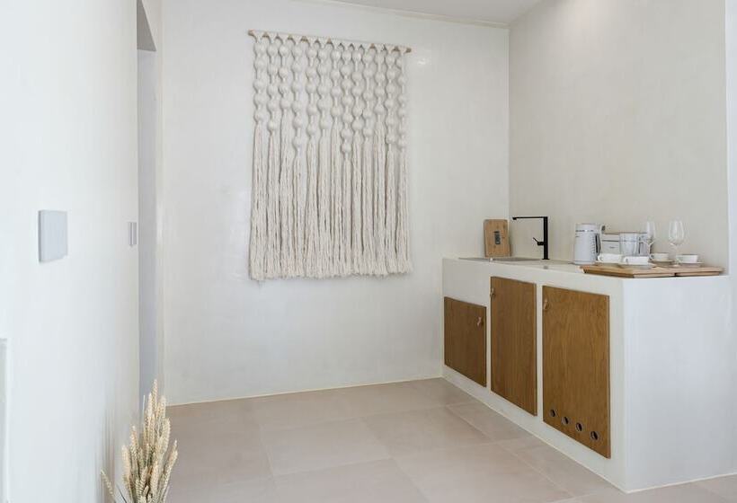 تختخواب و صبحانه Tellion Suites
