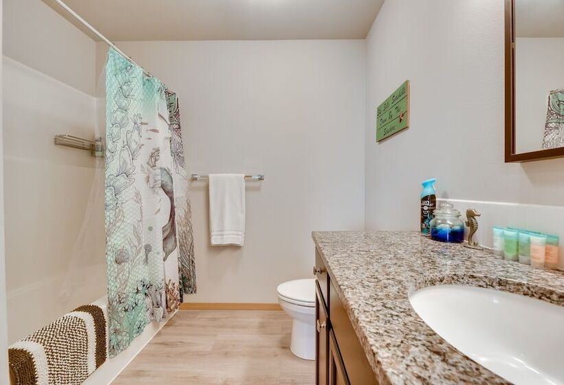 Canal Front Home In Ocean Shores W/ Dock & Views!