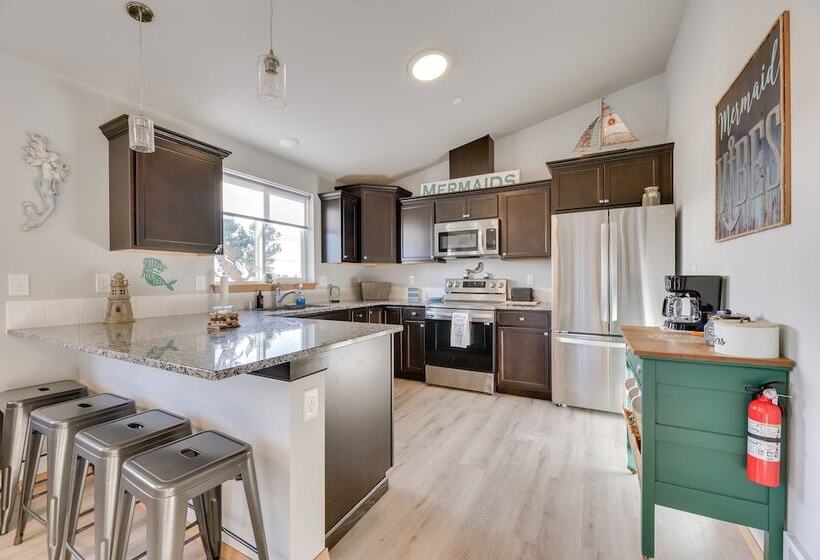 Canal Front Home In Ocean Shores W/ Dock & Views!