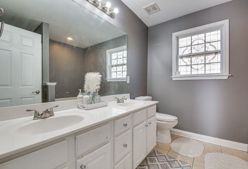 Cozy Georgia Retreat W/ Patio, Grill & Pool Access