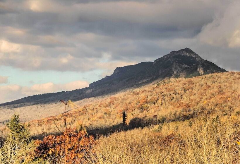 Mtn Cottage W/ Fire Pit In Newland!