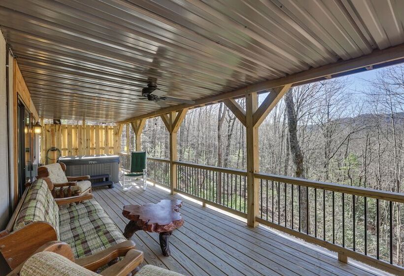 Deep Gap Cabin W/ 2 Decks & Community Amenities!