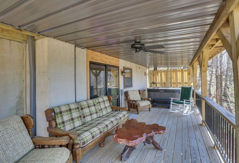 Deep Gap Cabin W/ 2 Decks & Community Amenities!